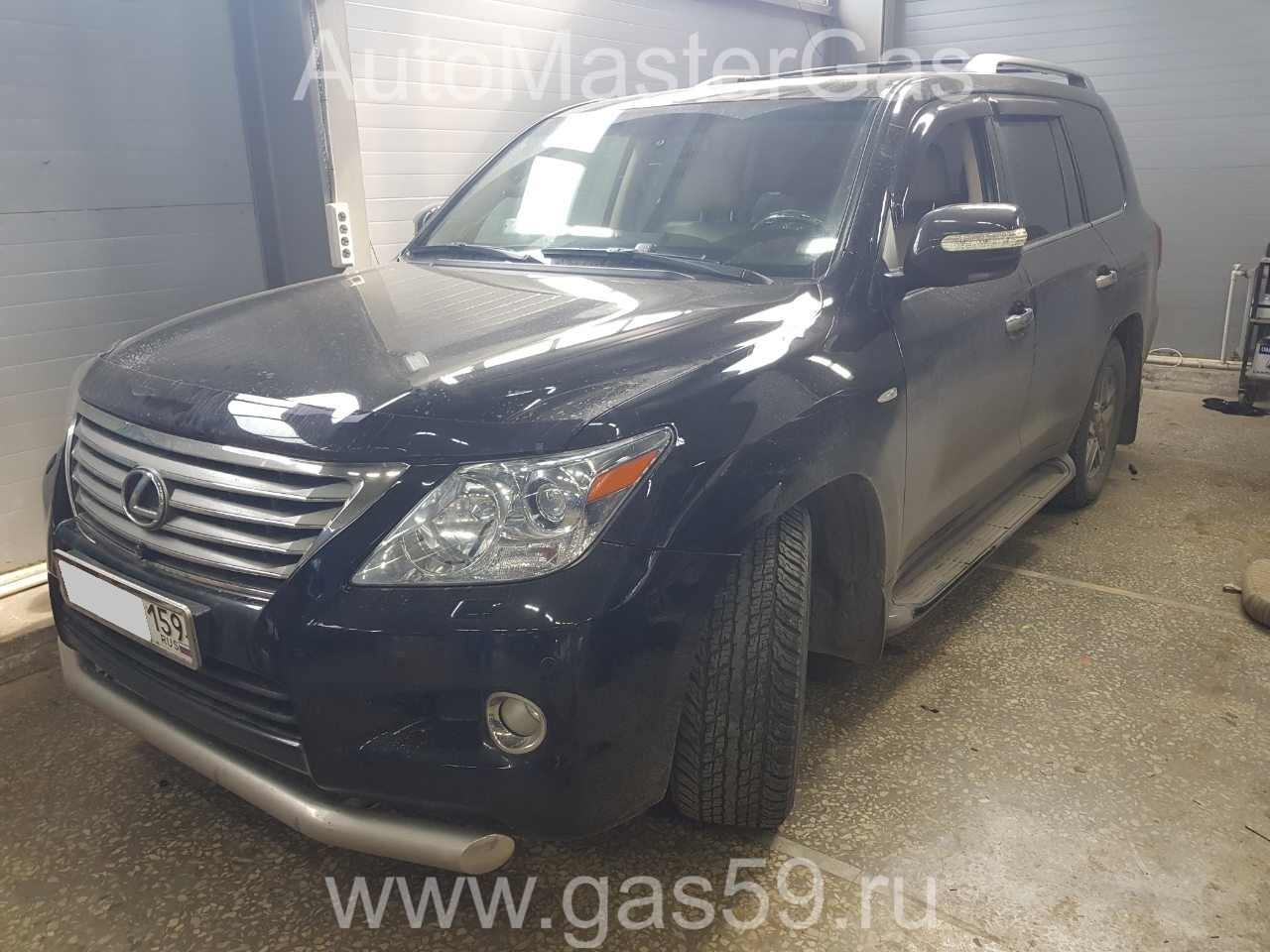Установка ГБО на Lexus LX 570 2011г., ГБО 4 поколения, пропан LANDIRENZO (Италия), двигатель 5.7л. 8 цилиндров, Тороидальный баллон на 94л