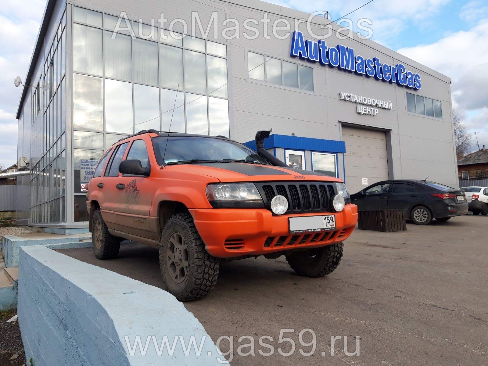 Установка ГБО на Jeep Grand Cherokee Laredo 2000г., ГБО 4 поколения, метан LANDIRENZO (Италия), двигатель 4.0л. 6 цилиндров