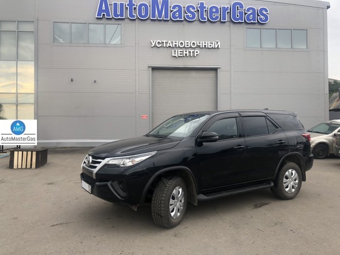 Установка ГБО на Toyota Fortuner 2020г., ГБО 4 поколения, пропан LANDIRENZO (Италия), двигатель 2.7л. 4 цилиндра